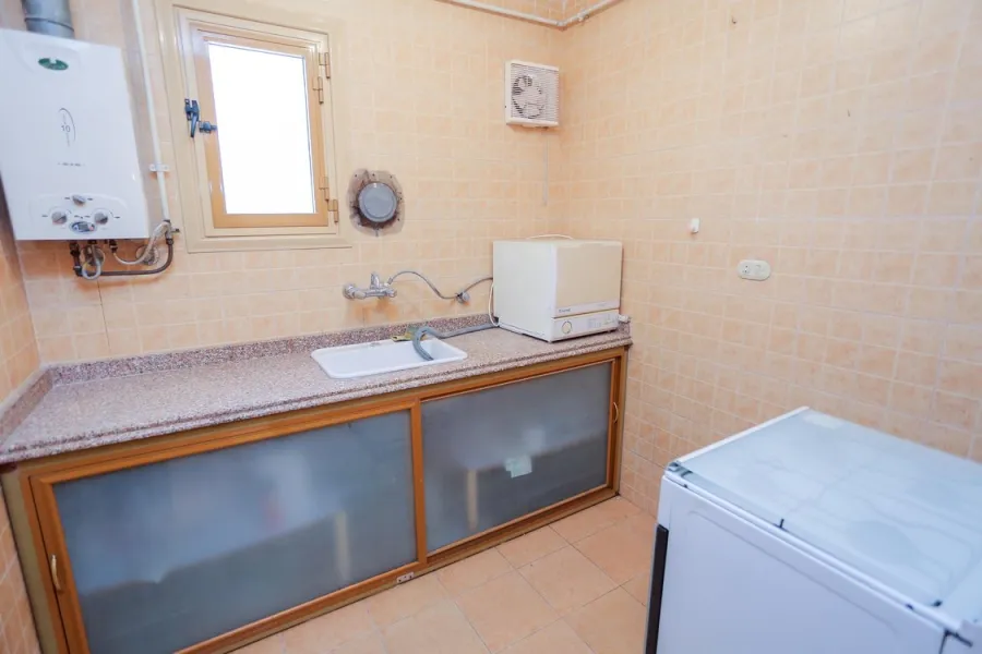 شقة للبيع 100م صافى ميامي (متفرع من خالد بن الوليد)