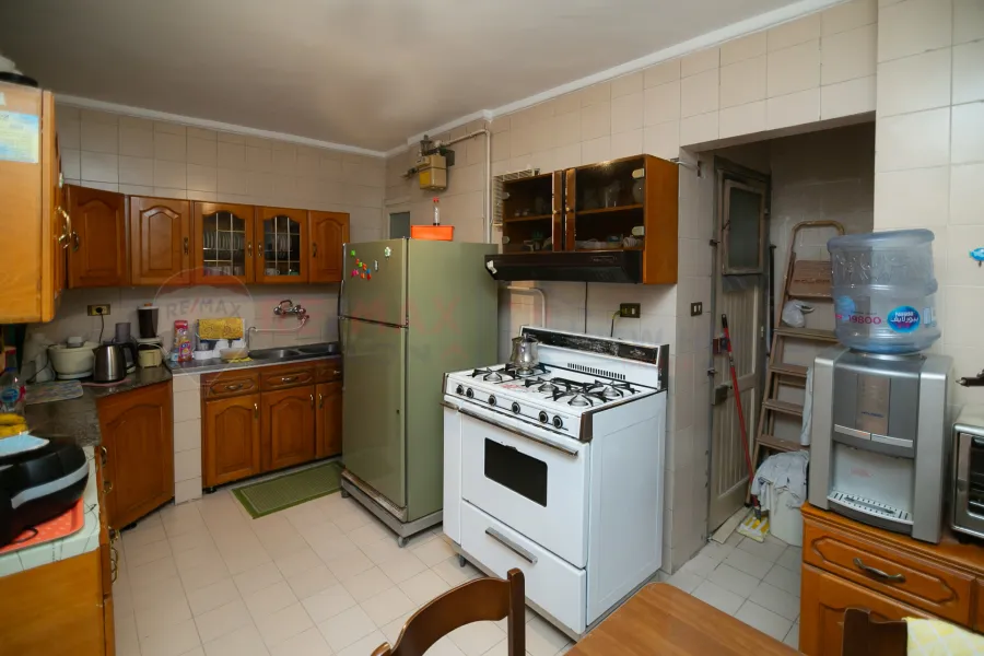 شقة للبيع 220 م سموحة (متفرع من ش مصطفى كامل)