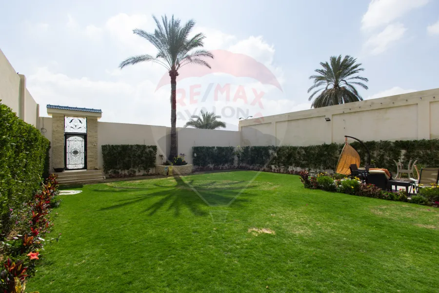 فيلا ستاند الون للبيع (الواحة الخضراء) كينج مريوط - 600 م -