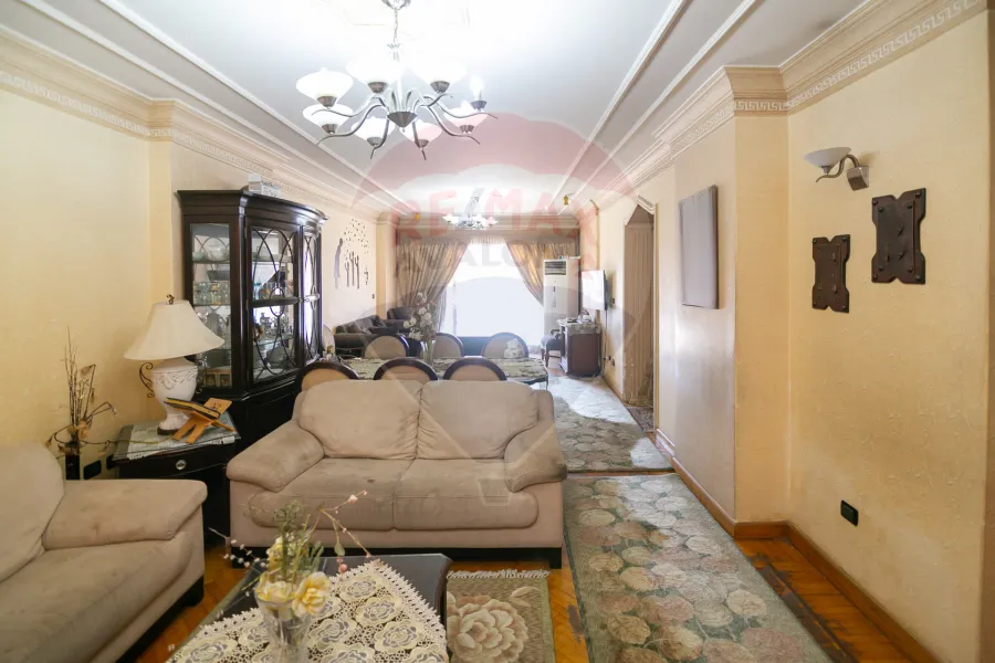 شقة للبيع 163 م سان ستيفانو (علي الترام مباشر)