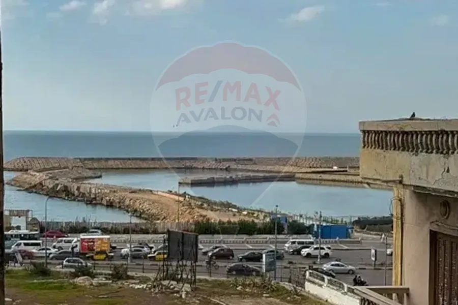 شقة للبيع 210 م زيزينيا (ش عبد السلام عارف)