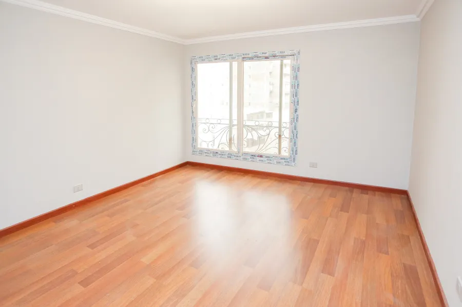 شقة للبيع 330 م جليم ( ش ابو قير )