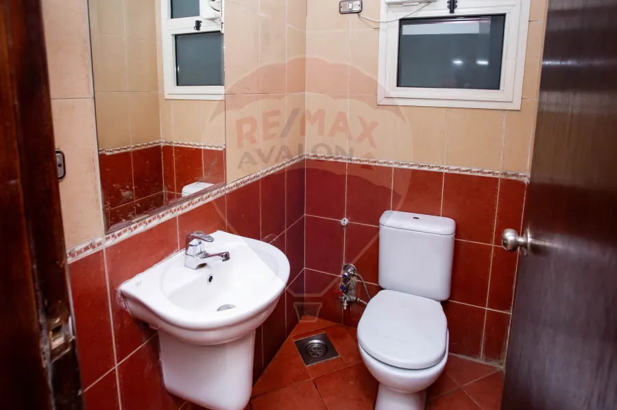 مقر إداري للإيجار 370 م سموحة (ش فوزي معاذ)