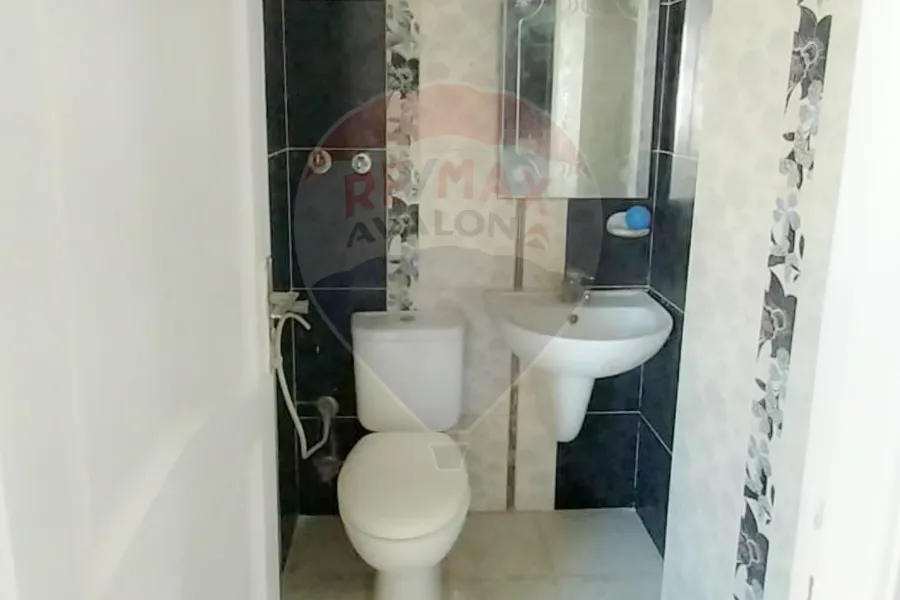 شقة للبيع 150 م زيزينيا (شارع ابوقير)