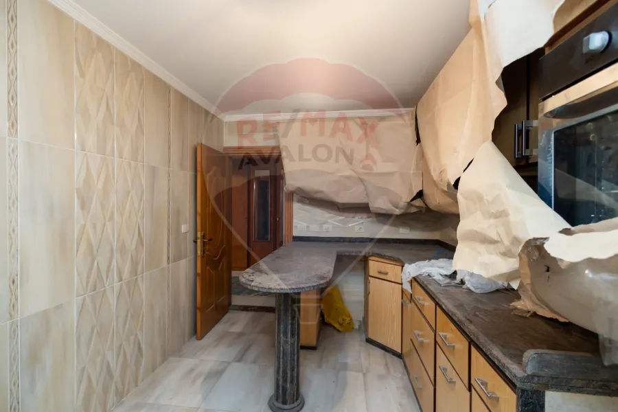 شقة للبيع 190 م جليم (علي الترام مباشرة - عمارة براند)