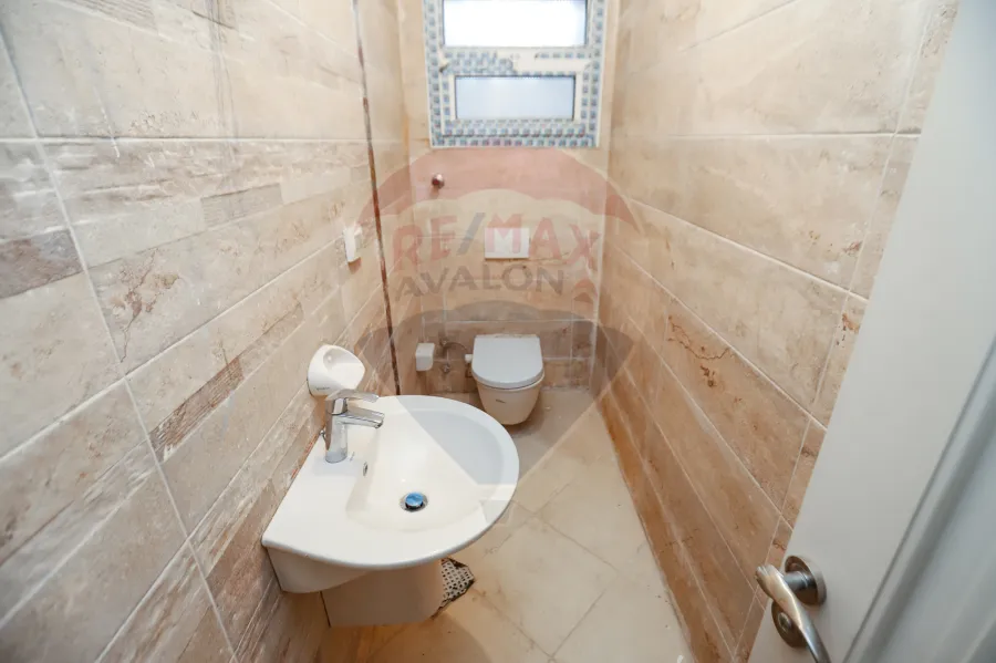 شقه للايجار 220 م سموحة (أبراج الجيش أمام نادي الجياد)