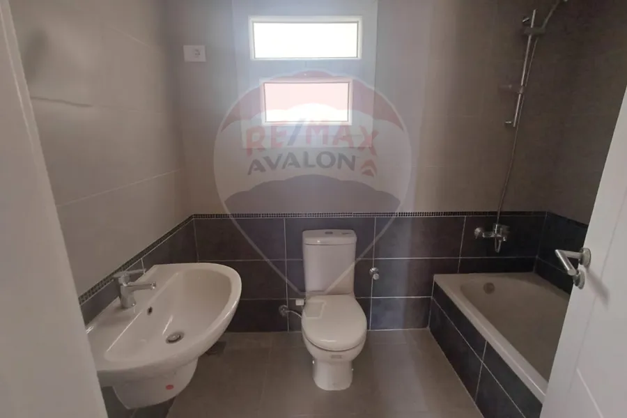 شقة للبيع 135 م سموحة (جراند فيو)