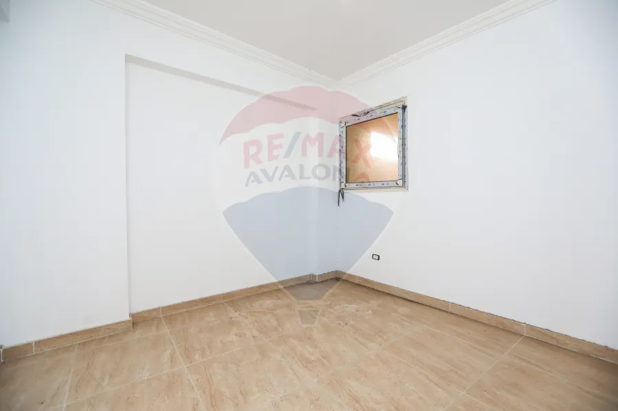 مقر إداري للبيع 140 م كفر عبده ( ش سكينة بنت الحسين)