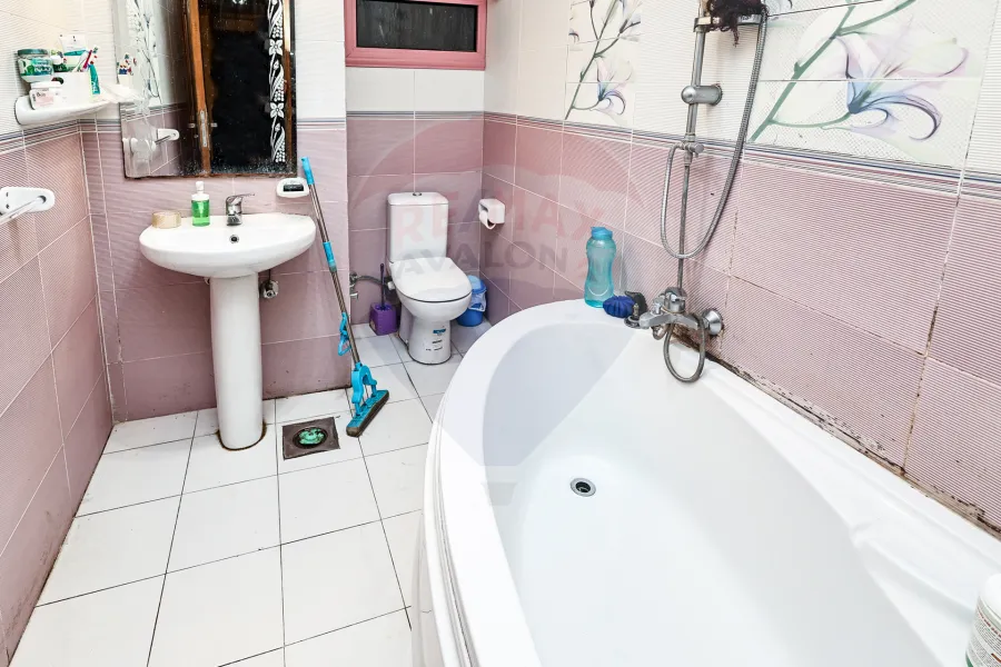 Apartment for sale 160 m kafr Abdo (mohamed safwt st)