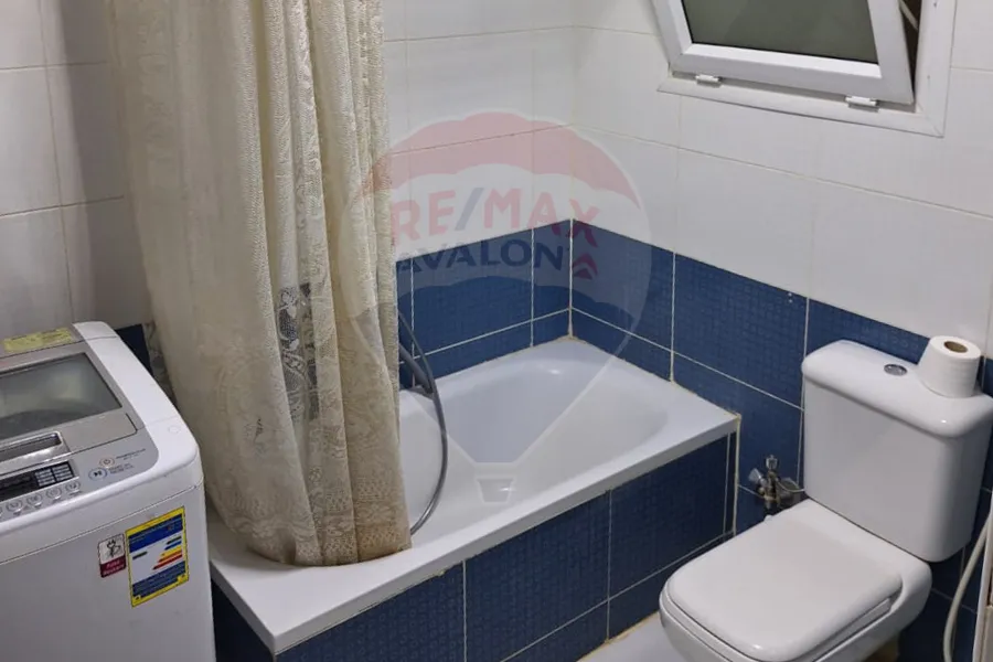 شقة للبيع 140 م كفر عبده (ش إبراهيم راجي)