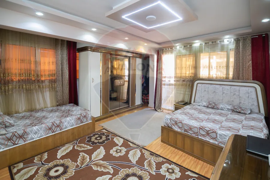 شقة للبيع 248 م السرايا (ش عبد السلام عارف)