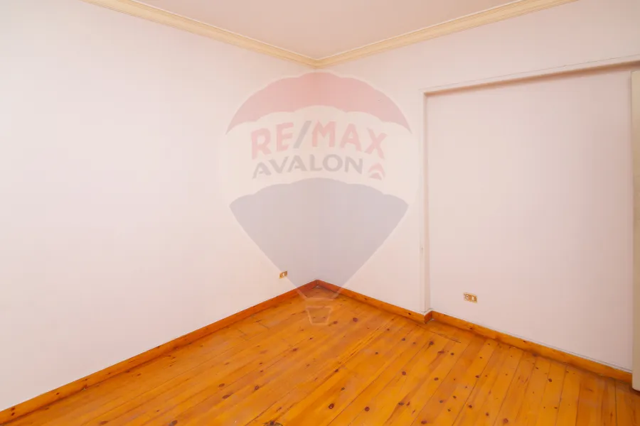 شقة للبيع 190 م سموحة ( ش فوزى معاذ)