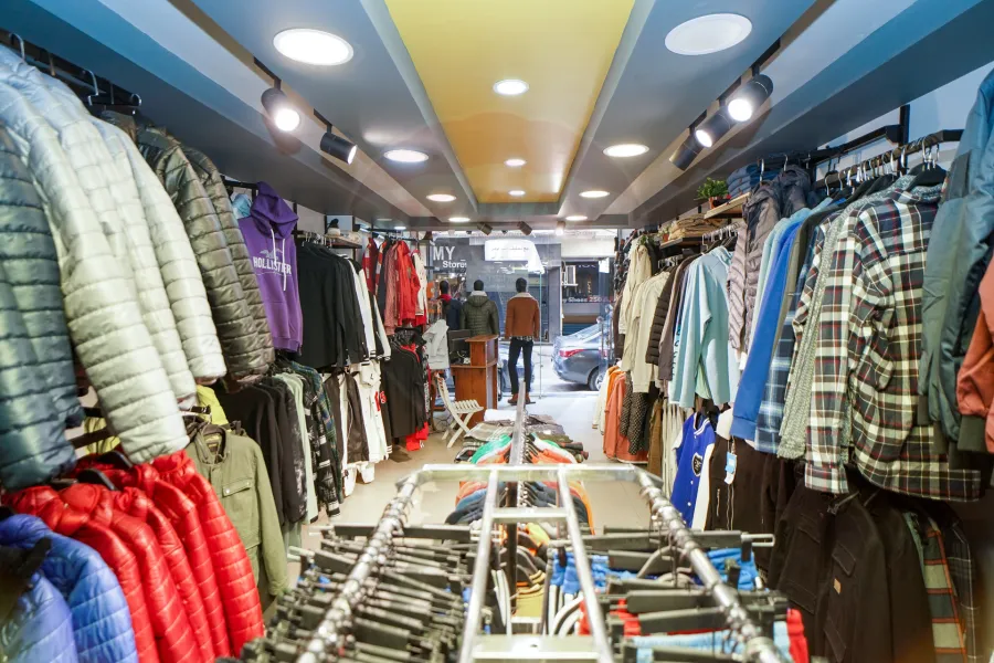 محل للايجار 45 م سان ستيفانو (خطوات من الترام)