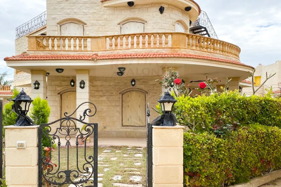 فيلا للبيع 340م الساحل الشمالي (قرية سيدى كرير للقوات المسلحة )