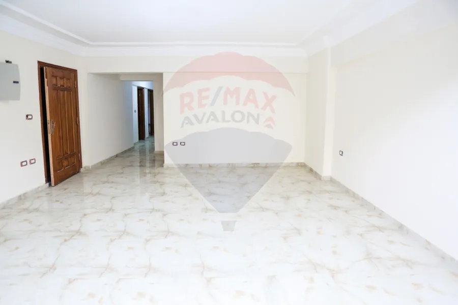 شقة للإيجار280 م جليم (خطوات من البحر)