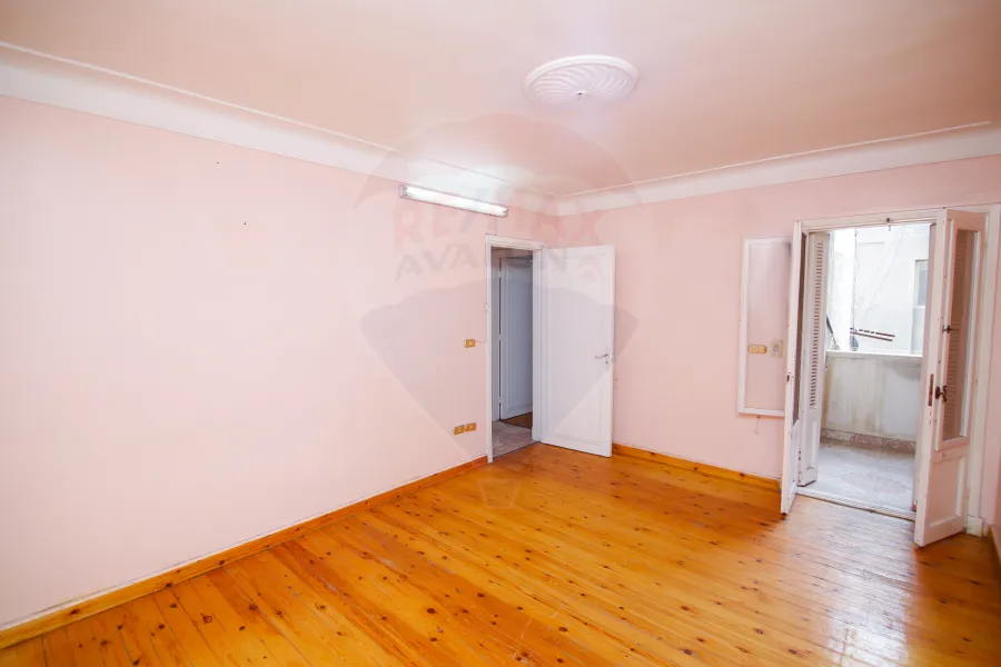 Apartment for sale 200 m Sporting (teba st)