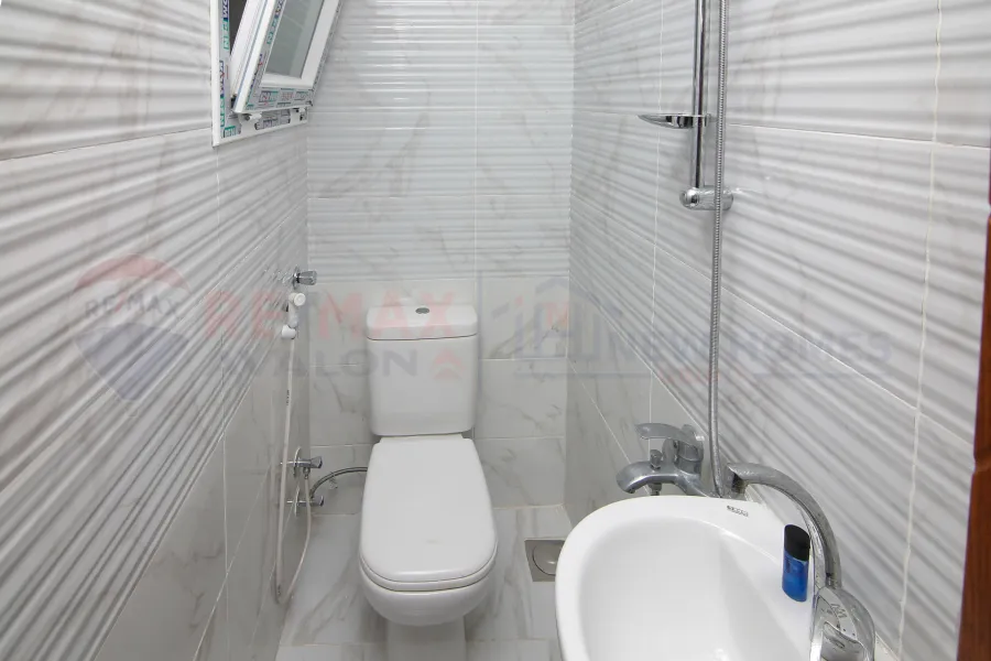 شقة للبيع 135 م ميامي (على البحر مباشرة)