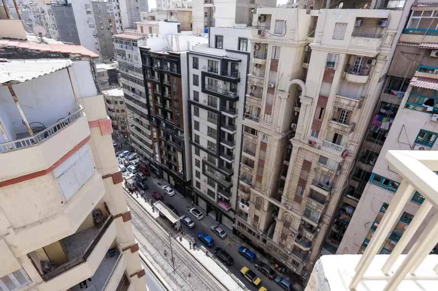 شقة دوبلكس مسجلة شهر عقارى للبيع 400 م لوران (ش شعراوى علي الترام مباشرة)