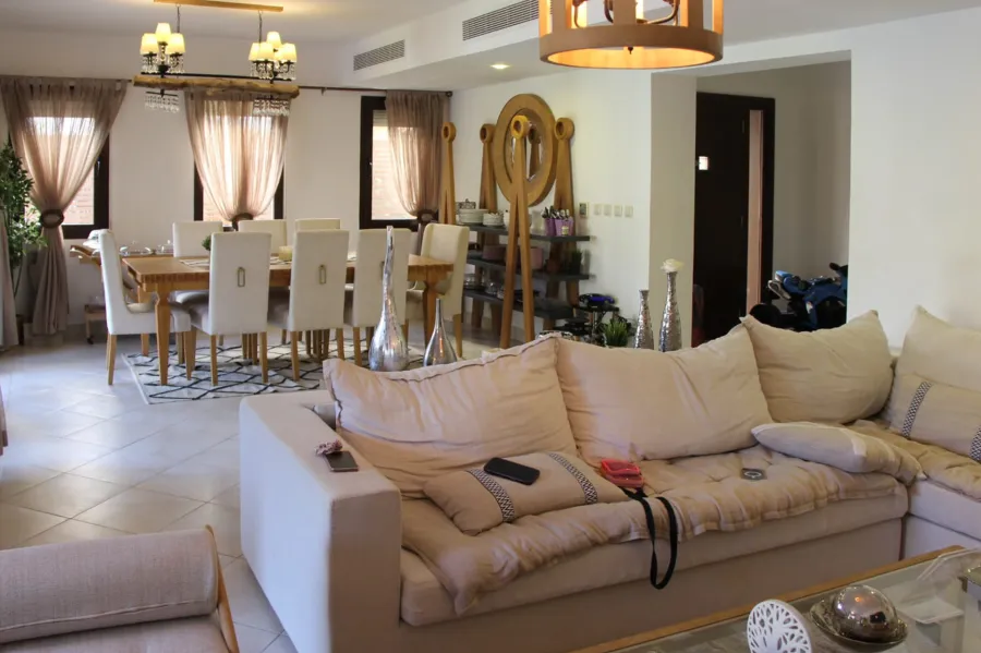 فيلا ستاند ألون للبيع (مراسي - ڤيرونا) 440 م