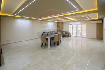 شقة للبيع 225 م ستانلى (خطوات من البحر - ستانلى تاورز)  - 9,000,000 ج