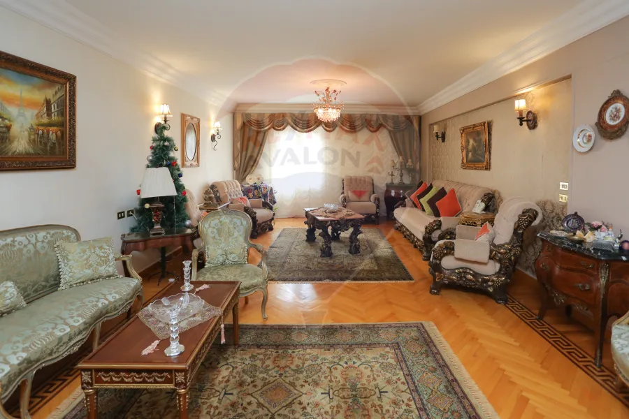 Furnished apartment for Rent 175 m Zezinia (Steps from Abo Qir st.)