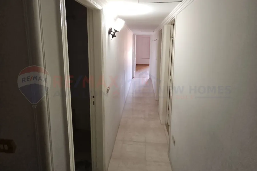 شقة للبيع 134 م محرم بك (كمباوند محرم باشا)