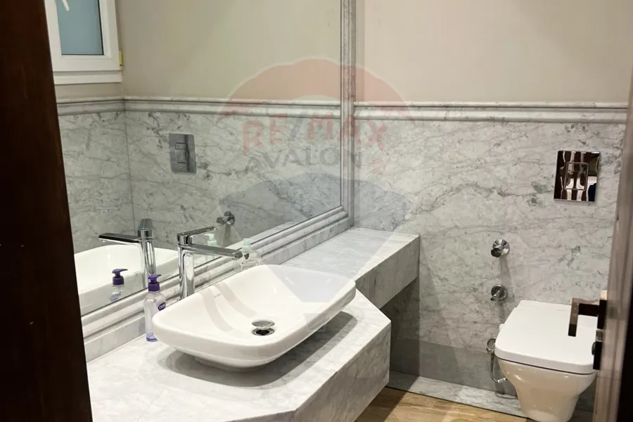 فيلا للايجار المفروش 242 م كينج مريوط  (كومباوند جوار)