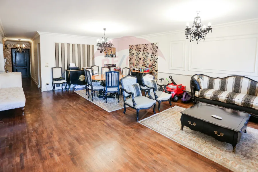 Apartment For Sale 219 m Smouha (50's St)