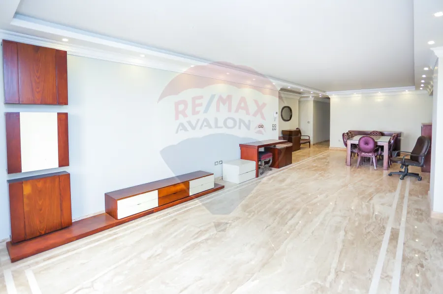 شقة للبيع 195 م سبورتنج (ش أبو قير)