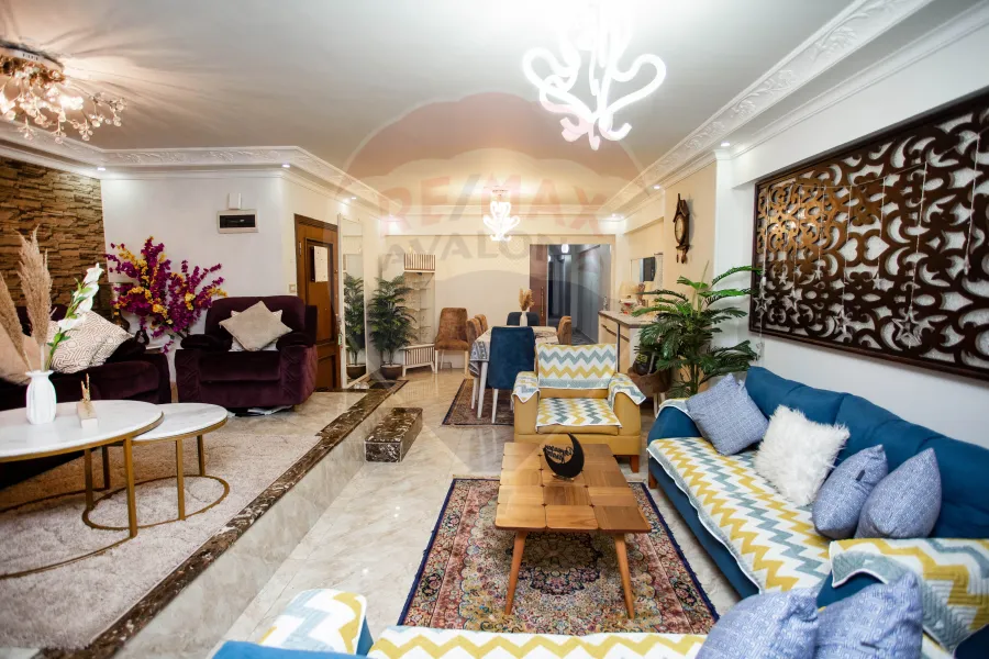 Apartment for sale 165 m Gleem (steps from the sea)