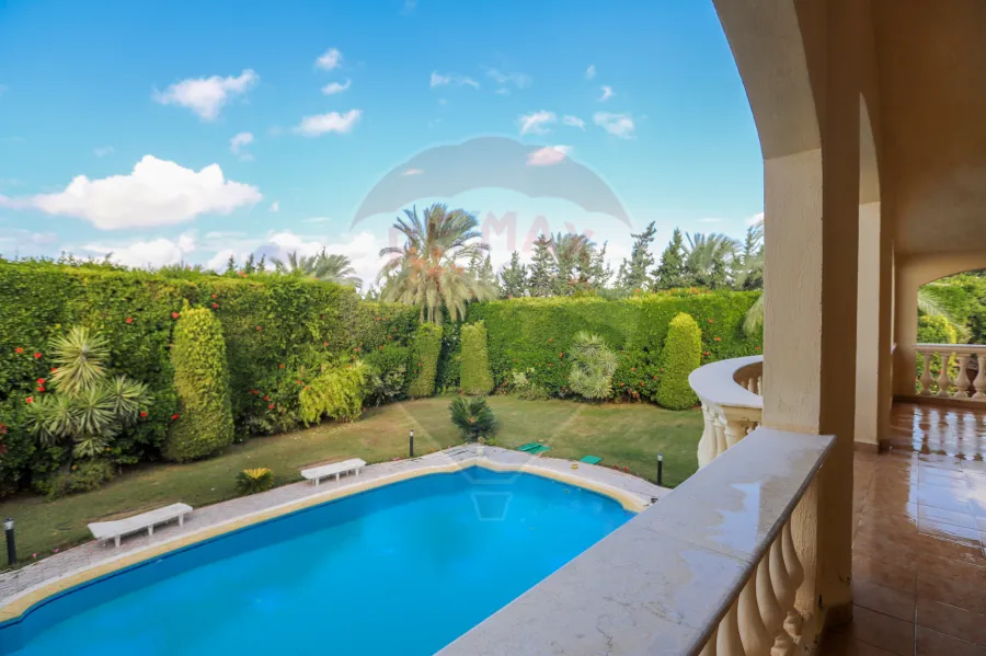 ڤيلا مسجلة شهر عقاري للبيع 1,200م كينج مريوط (بجوار فندق افريكانا)ڤيلا مسجلة شهر عقاري للبيع 1,200م كينج مريوط (بجوار فندق افريكانا)