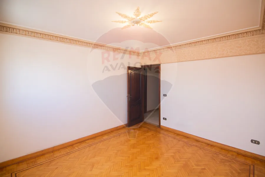 شقة للبيع 175 م مصطفى كامل (خطوات من كيروسيز)