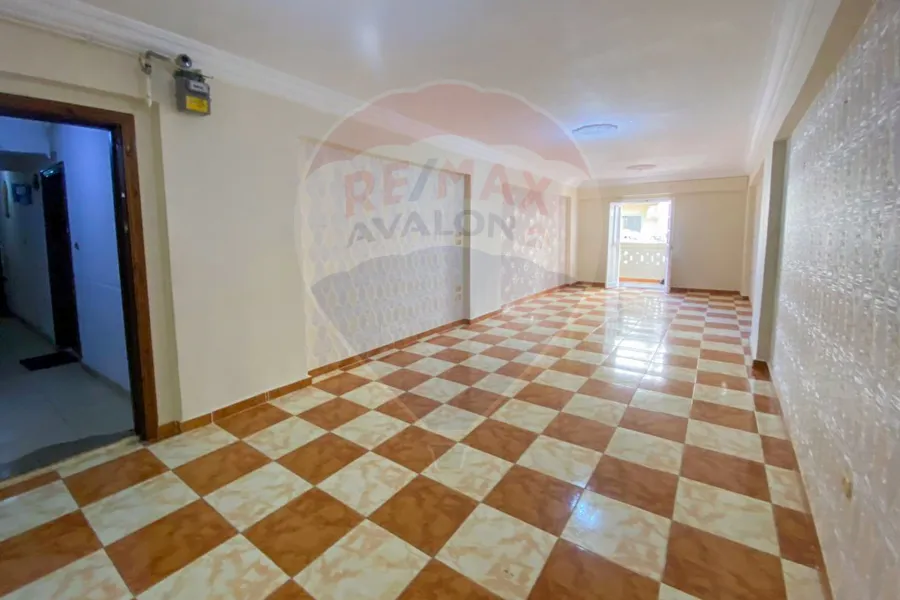 شقة للبيع 140 م سيدي بشر (ش جمال عبدالناصر)