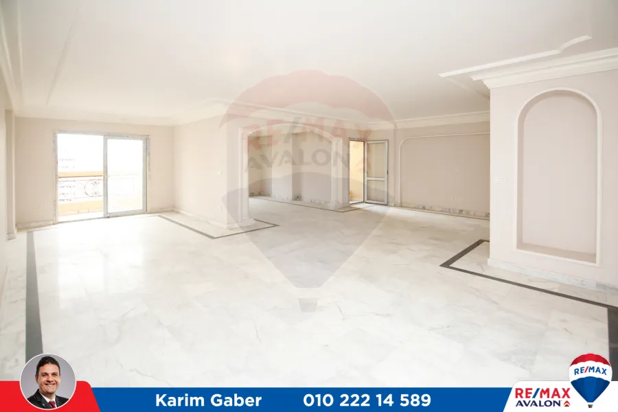 شقة للبيع 270م سموحة (منطقة الفيلات)