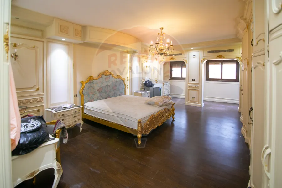 شقه دوبلكس للبيع 650 م لوران (ش عبدالسلام عارف)