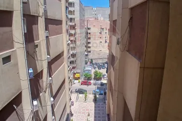 شقة للايجار 178 م سموحة (ش الخمسين)