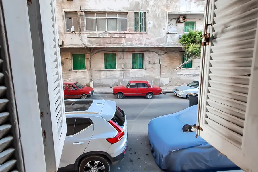 مقر إداري للإيجار 140 م الشاطبي ( خطوات من البحر )