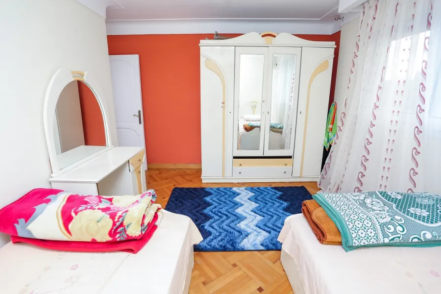 Furnished Apartment for rent 300 m Sidi Gaber (Number 3 From Corniche)