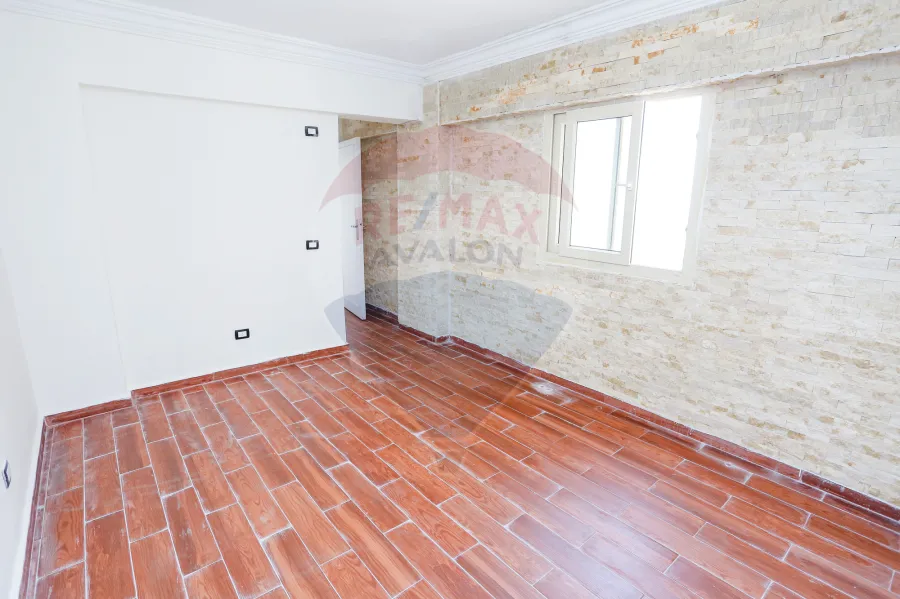 شقة للبيع 135م السرايا (أول نمرة متفرع من البحر)