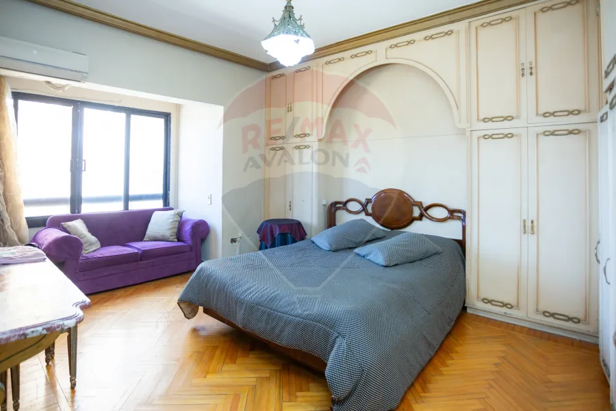 شقه للبيع 300 م زيزينيا (ش قائم حسن محمود)