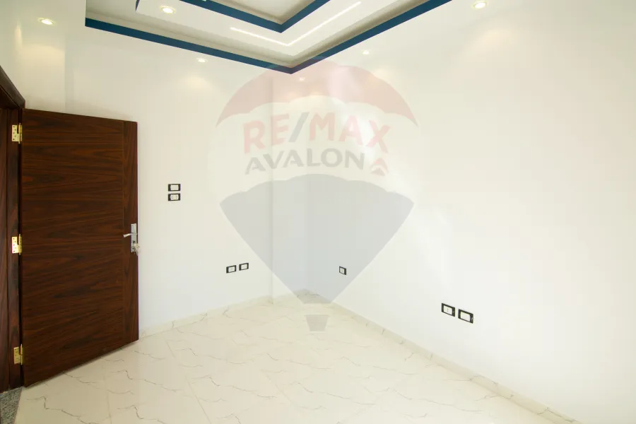 فيلا ستاندالون للبيع (بيرلا مارينا) - 255 م