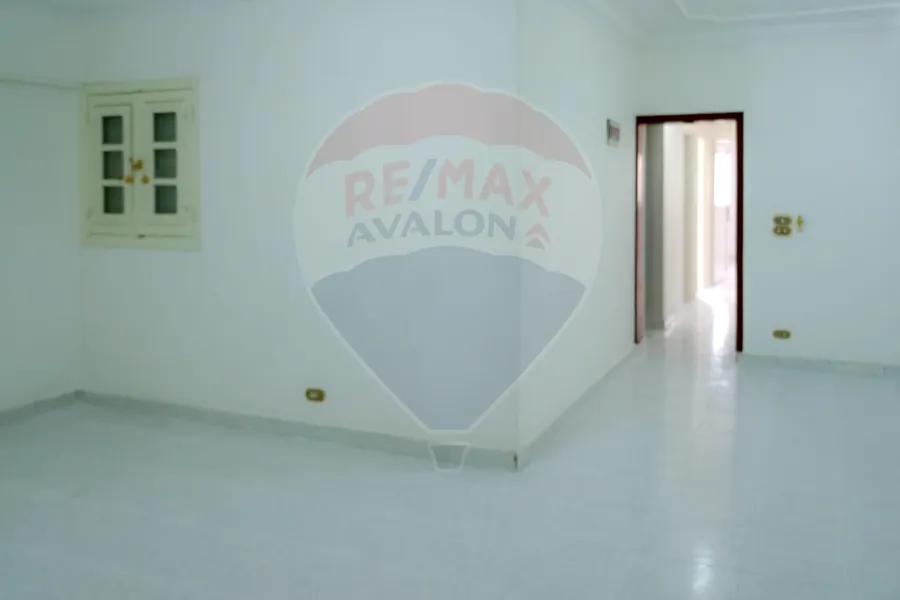 شقة للايجار 130 م سموحة (ش زكي رجب)