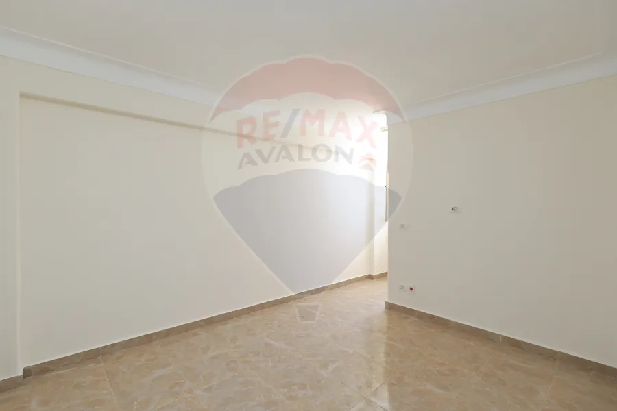 شقة للبيع 130 م فلمنج (ش أحمد باشا ترك - بجوار فتح الله)