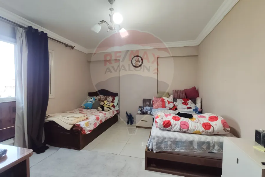 شقة للبيع 320 م سبورتنج (ش أحمد علام)