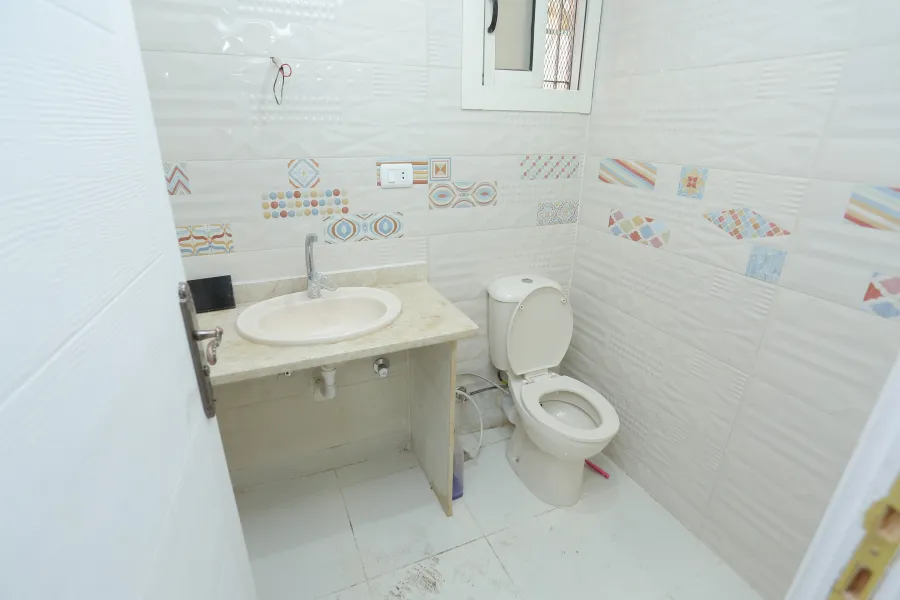 محل تجارى للبيع 200م سموحة -بجوار مركز الاسكندرية للعيون