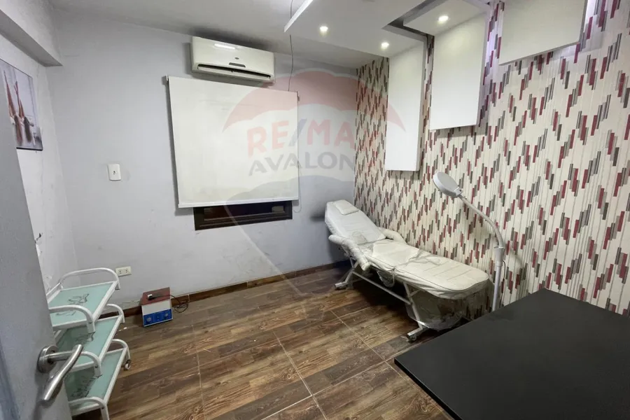 عيادة للايجار 115 م العصافرة (ش جمال عبد الناصر مباشرة)