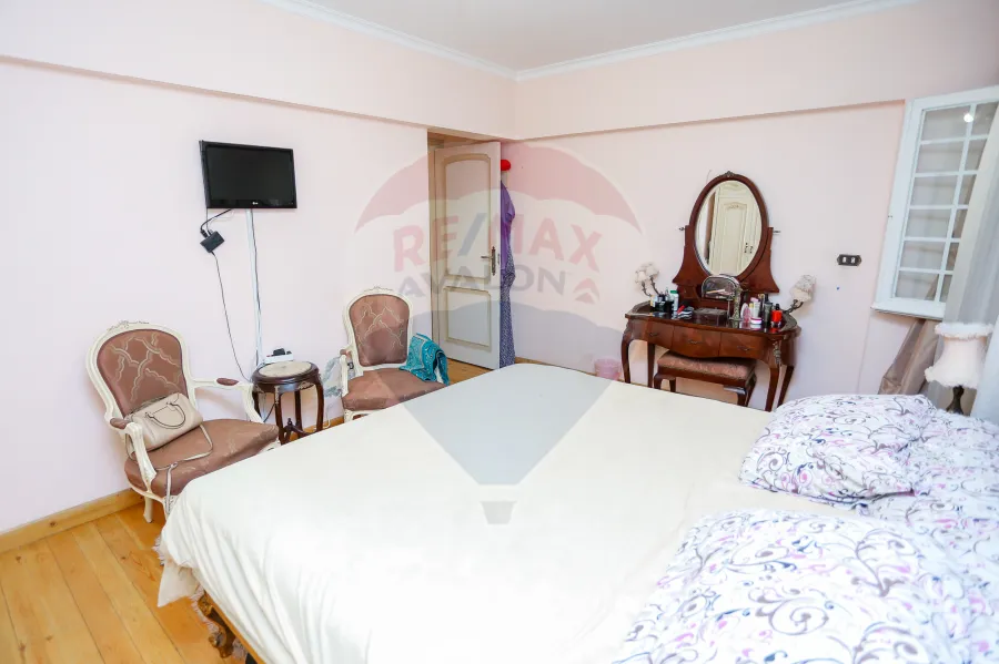 شقة للبيع 160 م سموحة ( المربع الذهبي )