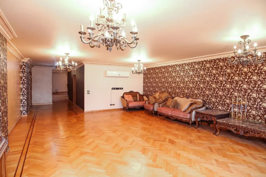 شقة للايجار 300م ستانلى (ش عبد العزيز فهمى)