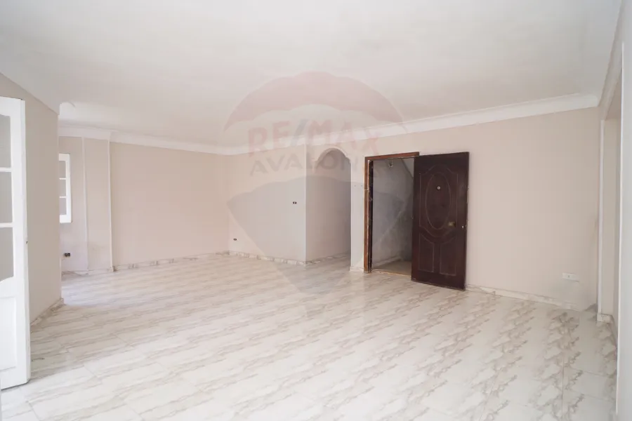 شقة للبيع 145 م سيدي جابر (على الترام)