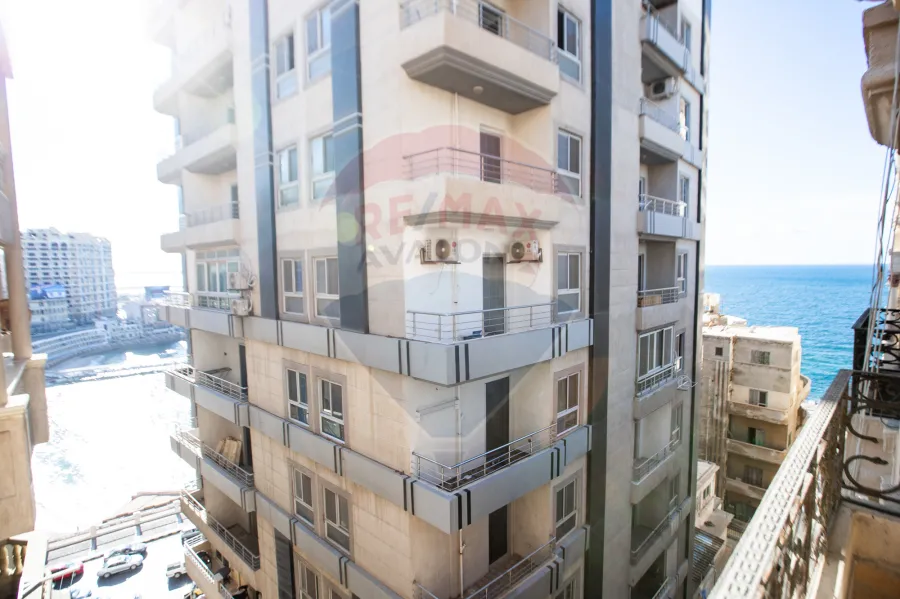 Apartment for rent 235 m Stanly (Directly on the sea )